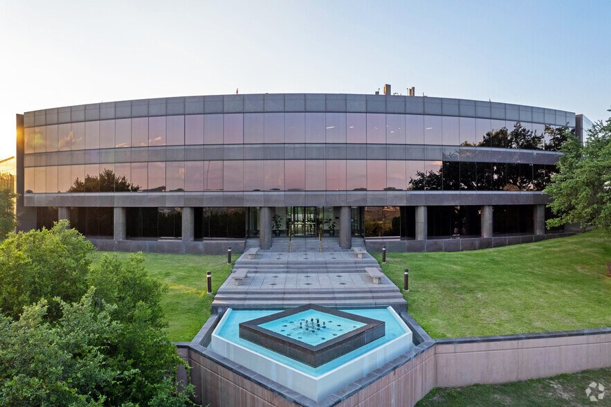 More Photos Of 6034 Courtyard Dr W, Austin Office For Lease