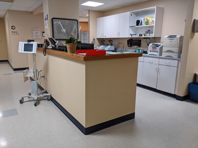 More Photos Of 3229 E Genesee St, Syracuse Medical For Sale
