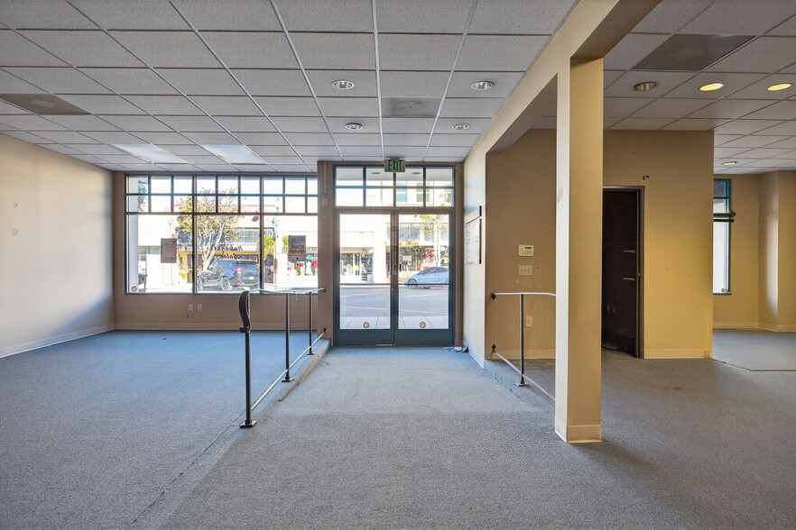 More Photos Of 948 E Main St, Santa Paula Bank For Sale