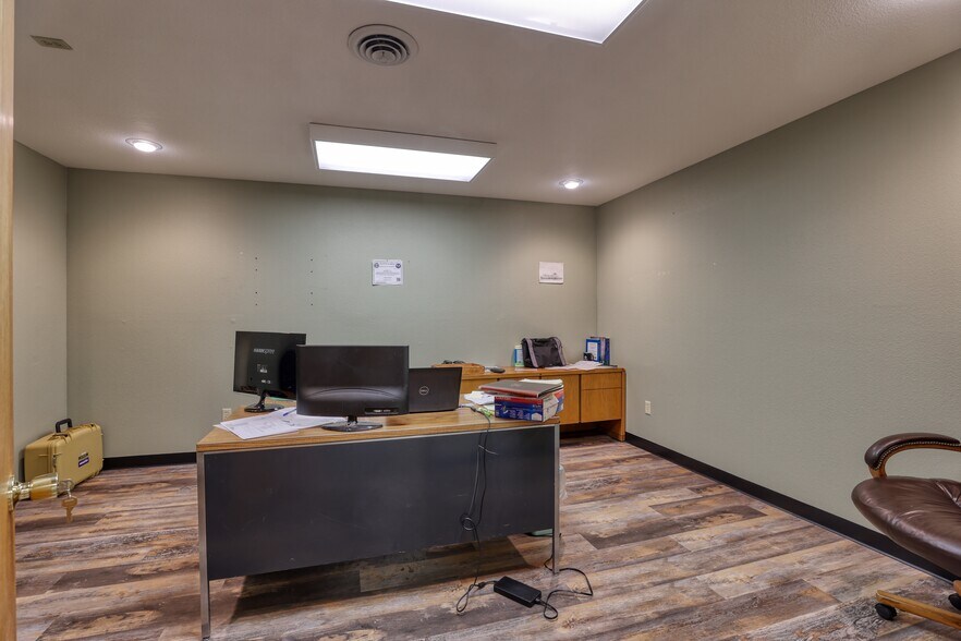 More Photos Of 1457 Coffeen, Sheridan Warehouse For Sale