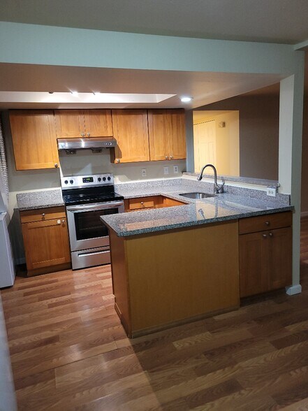 More Photos Of 16 147th Ave SE, Bellevue Apartments For Sale