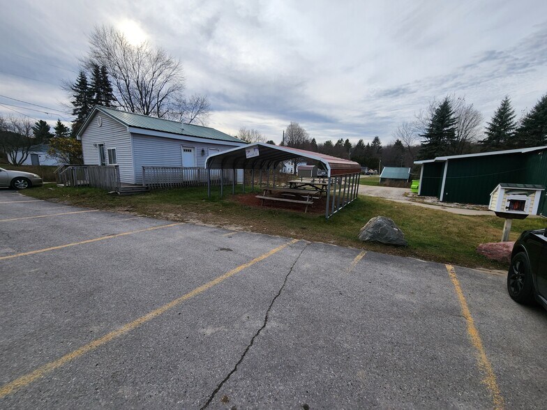More Photos Of 4044 Garfield Rd, Kingsley Convenience Store For Sale