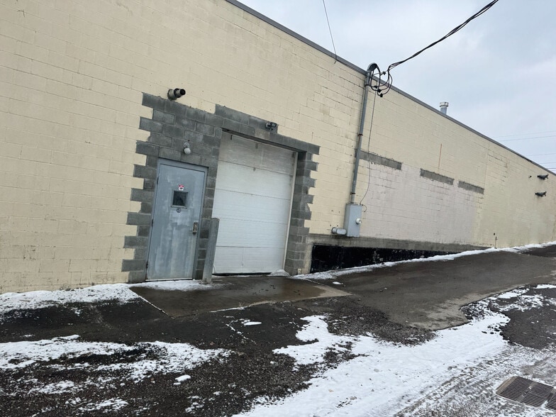 More Photos Of 2656 Ellwood Rd, New Castle General Retail For Sale