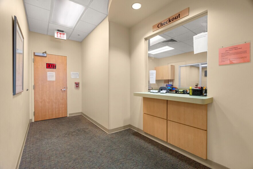 More Photos Of 625 6th Ave S, Saint Petersburg Medical For Sale