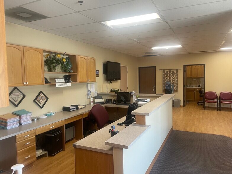 More Photos Of 14124 Foothill Blvd, Sylmar Medical For Lease