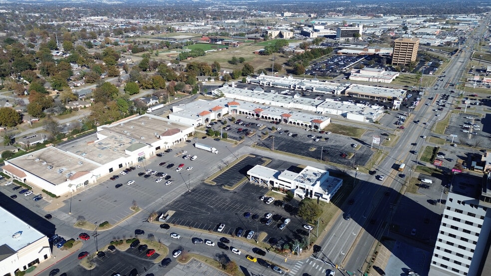 More Photos Of 5321-5355 E 41st St S, Tulsa General Retail For Lease