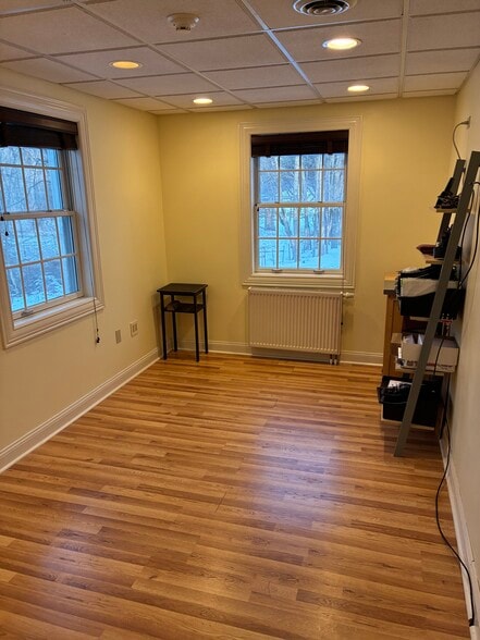 More Photos Of 1011 Hoosick Rd, Troy Storefront Retail Residential For Sale