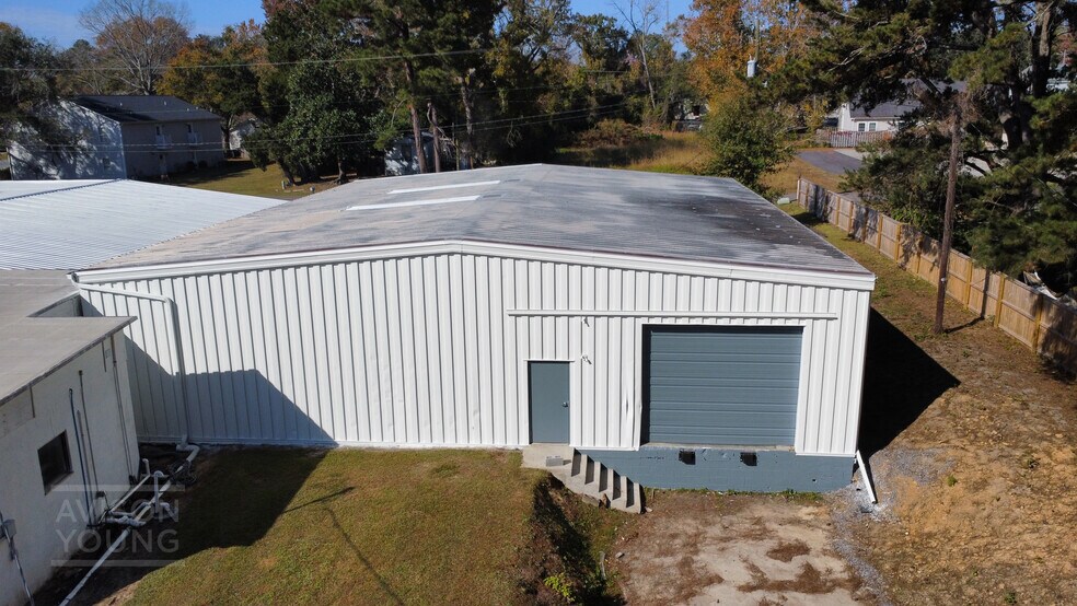 More Photos Of 401 E 1st North St, Summerville Manufacturing For Lease