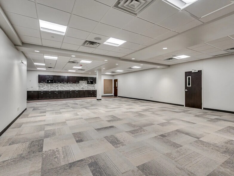 More Photos Of 7301 NW Expressway, Oklahoma City Office For Lease