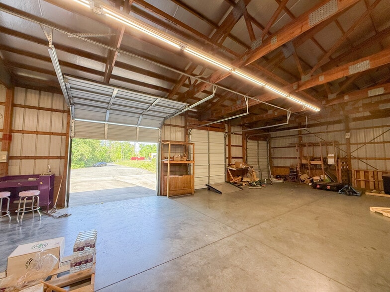 More Photos Of 4840 Reagan Dr, Charlotte Warehouse For Lease
