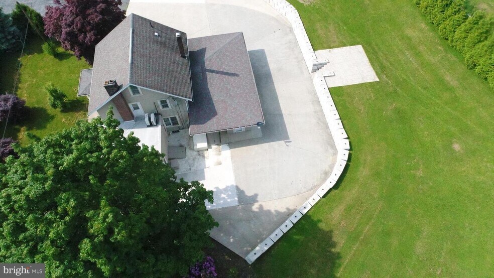 More Photos Of 794 Claremont Ave, Tamaqua General Retail For Sale