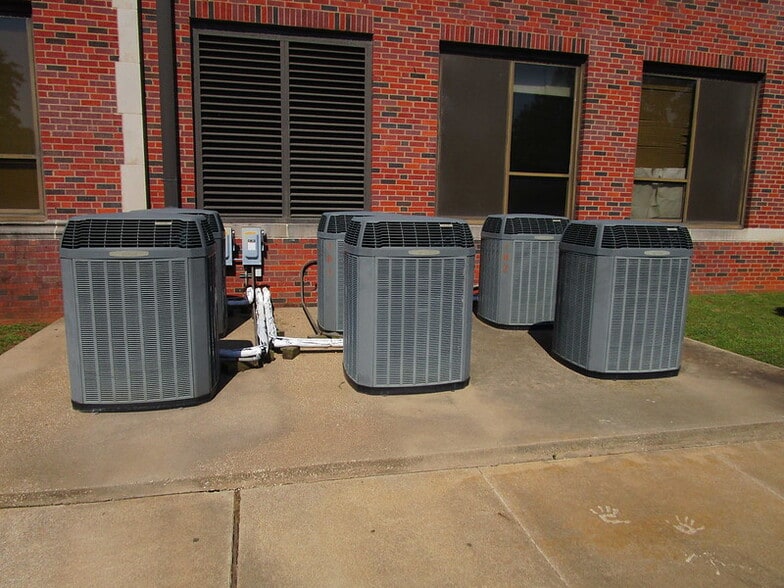 More Photos Of 700 W Houston St, Marshall Schools For Sale