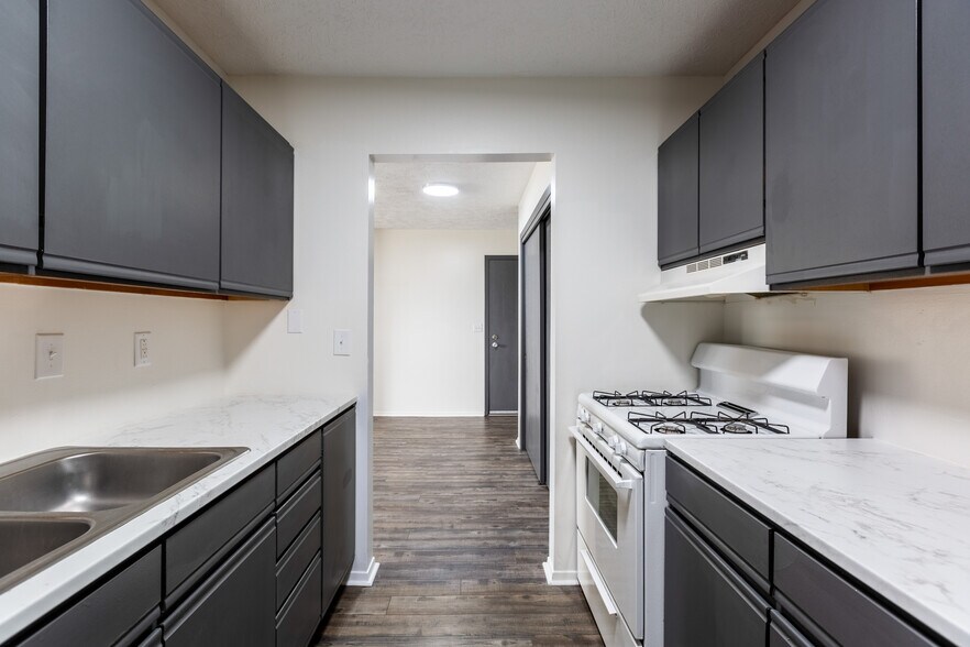More Photos Of 7110-7122 Jones Cir, Omaha Apartments For Sale