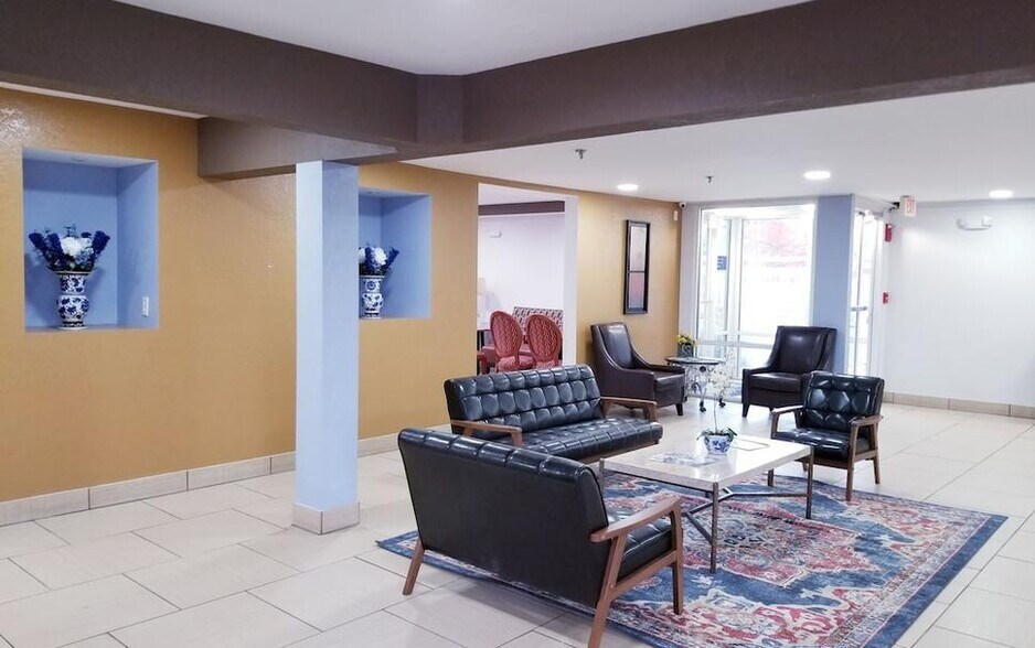 More Photos Of 5710 Challenger Pky, Fort Wayne Hotel For Sale