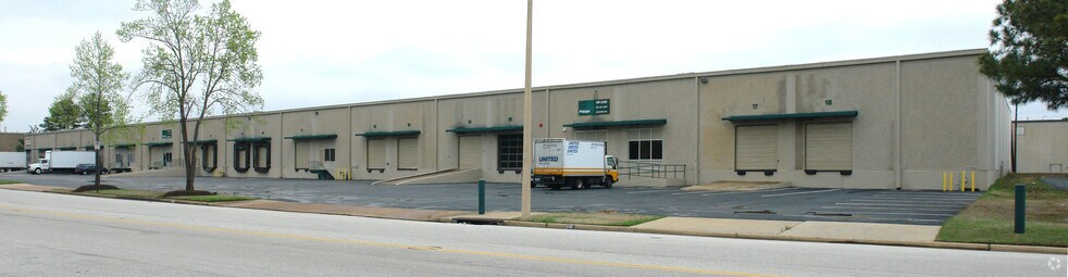 More Photos Of 3860-3892 Delp St, Memphis Distribution For Lease