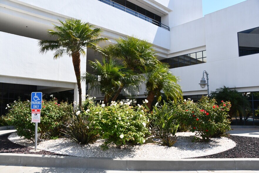 More Photos Of 2790 Skypark Dr, Torrance Office For Lease