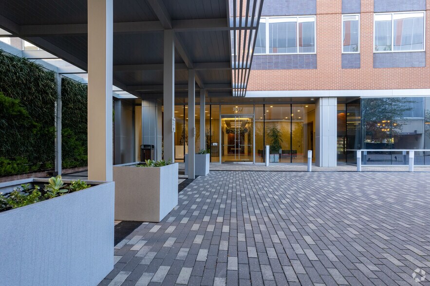 More Photos Of 3657 Briarpark Dr, Houston Office For Sale