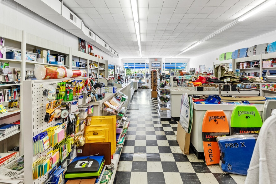 More Photos Of 809 Montauk Hwy, Montauk Auto Repair For Sale