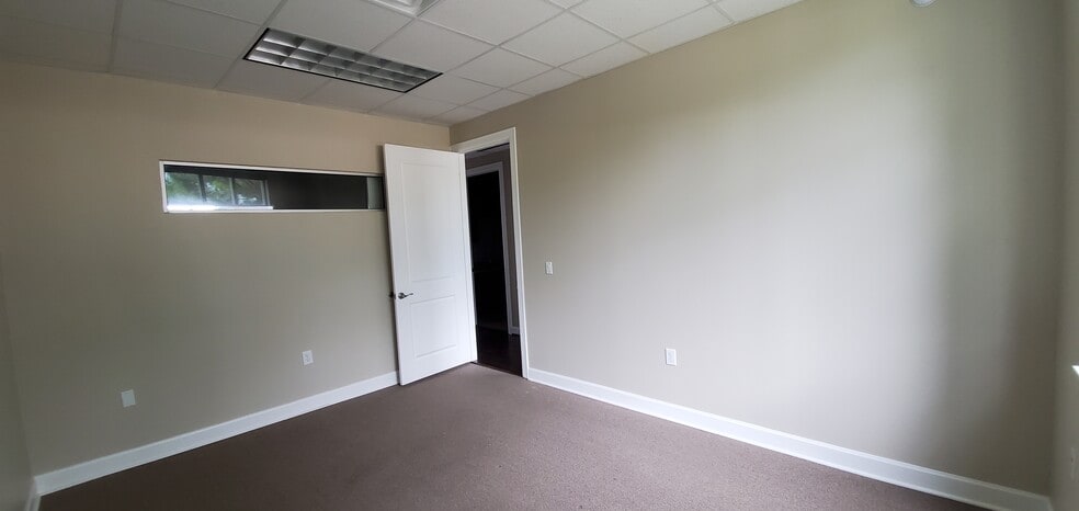More Photos Of 16000 Park Ten Pl, Houston Medical For Sale