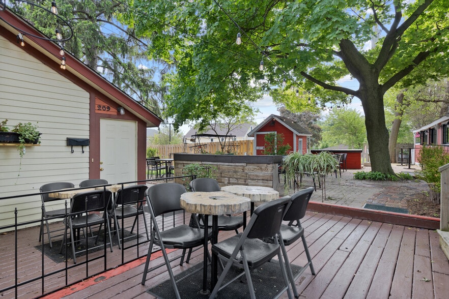 More Photos Of 211 W Railroad Ave, Bartlett Storefront Retail Residential For Sale