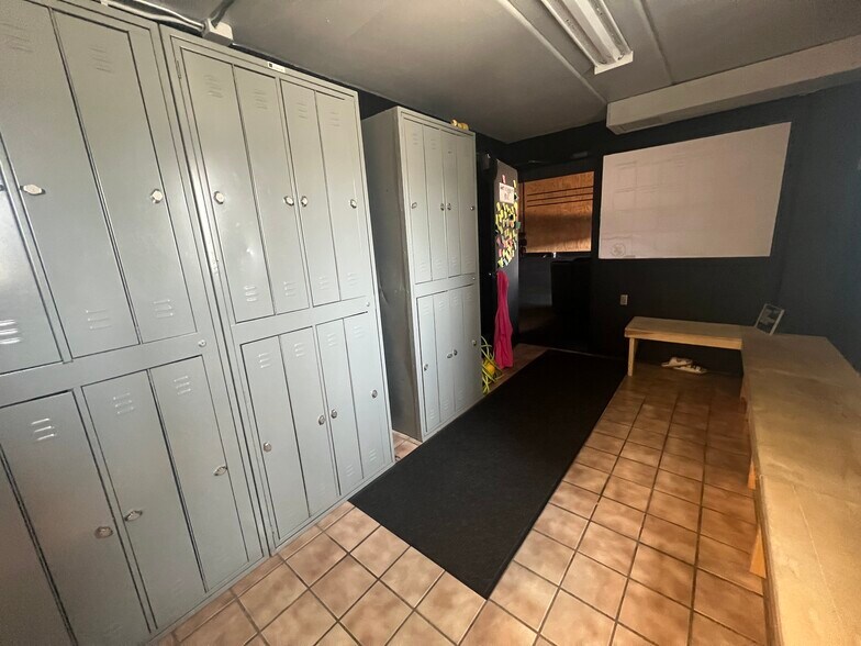 More Photos Of 720 S Taft Ave, Mason City Truck Terminal For Sale