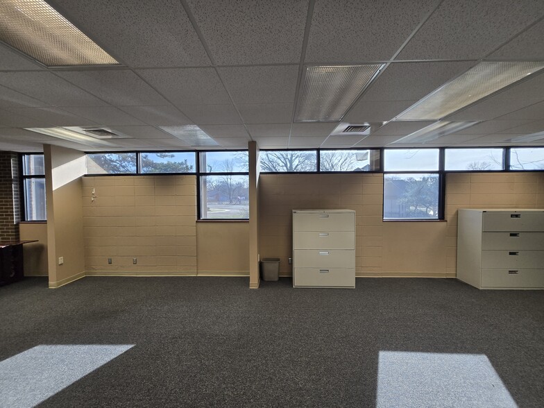 More Photos Of 2900 SW Plass Ct, Topeka Medical For Lease