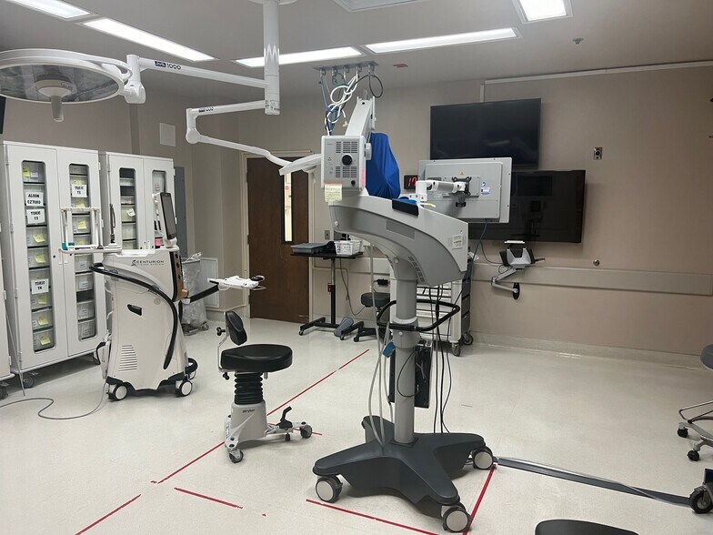 More Photos Of 3415 Golden Rd, Tyler Medical For Sale