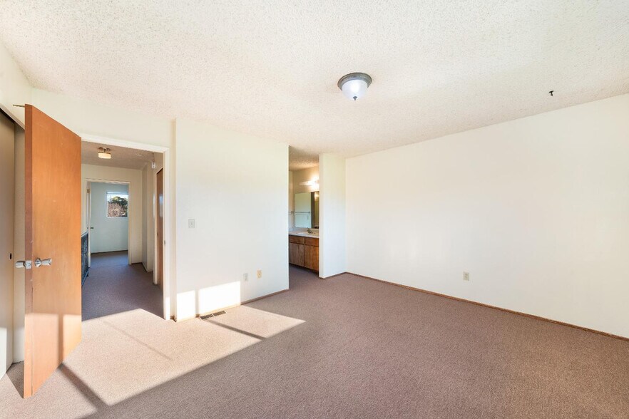 More Photos Of 960 Marlene St, Ukiah Apartments For Sale