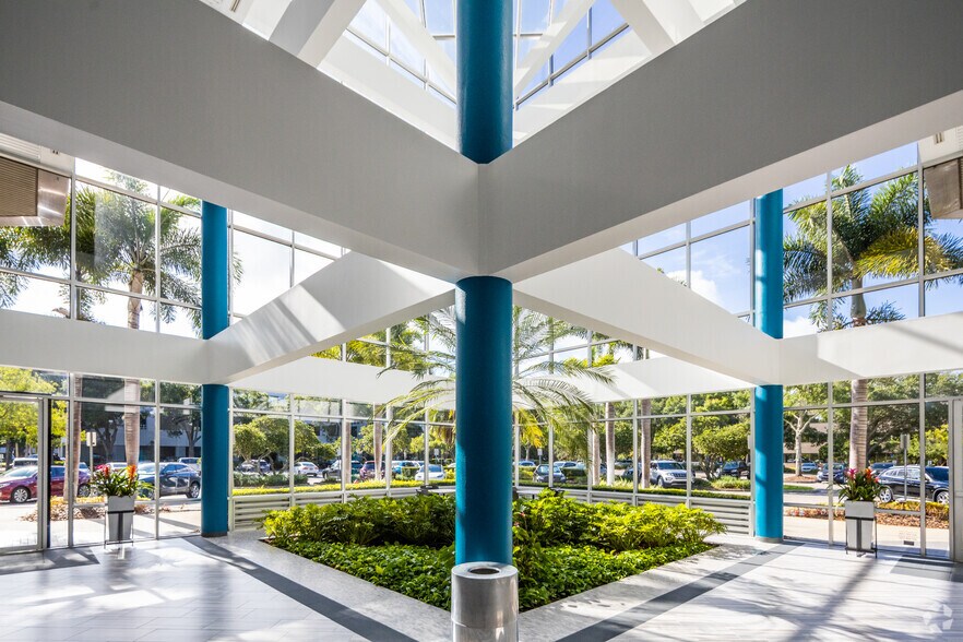 More Photos Of 2500 Maitland Center Pky, Maitland Office For Lease