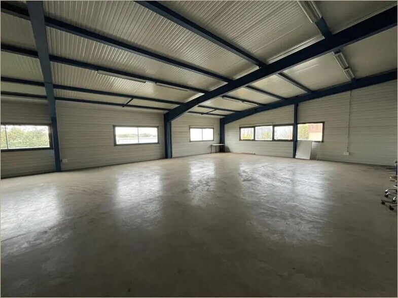 More Photos Of 10 Rue D'Apollo, L'Union Office For Lease