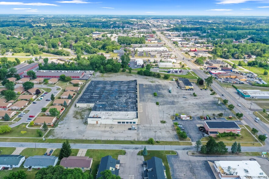 More Photos Of 2865-2885 Bay Rd, Saginaw Freestanding For Sale