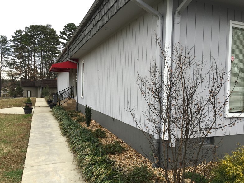 More Photos Of 4607 Charlotte Hwy, Clover Office For Lease