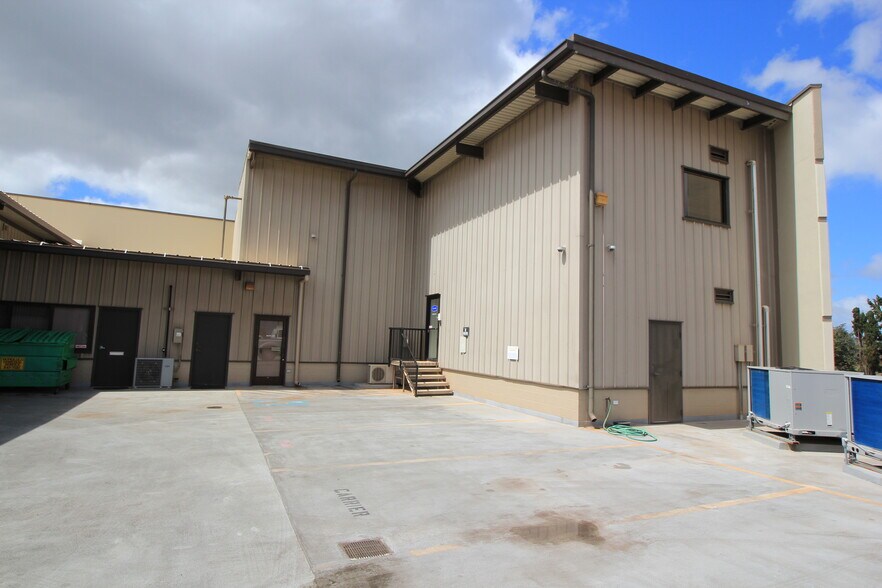 More Photos Of 94-496 Ukee St, Waipahu Warehouse For Lease