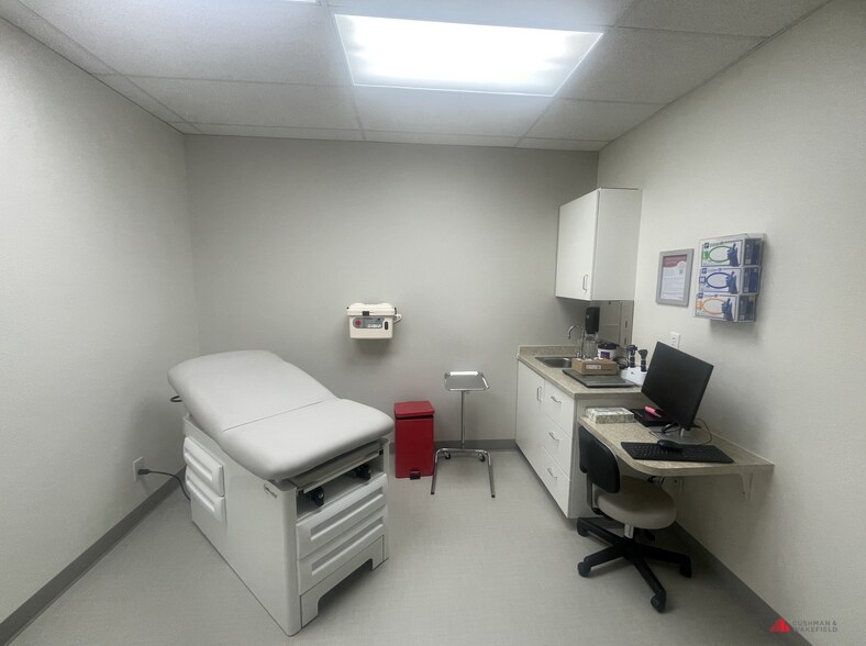 More Photos Of 2021 Battlecreek Dr, Fort Collins Medical For Sale