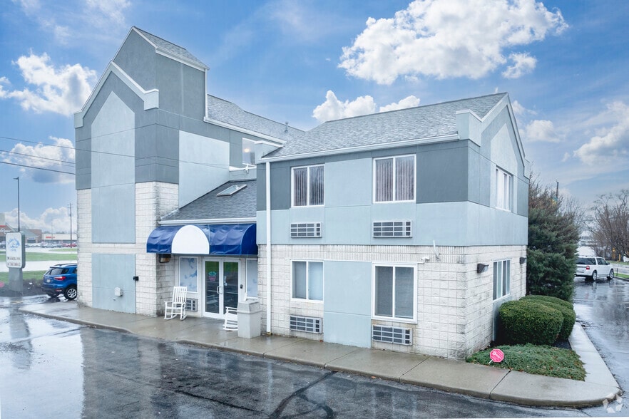 Primary Photo Of 2039 East Harbor Rd, Port Clinton Apartments For Sale