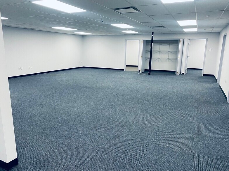 More Photos Of 22-08 State Route 208, Fair Lawn Medical For Lease