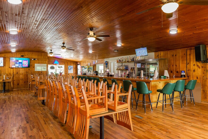 More Photos Of 48 Little Missouri Rd, Jane Restaurant For Sale