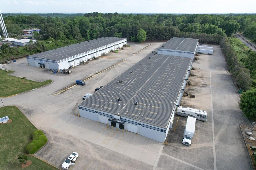 More Photos Of 963 N Burnt Hickory Rd, Douglasville Unknown For Lease