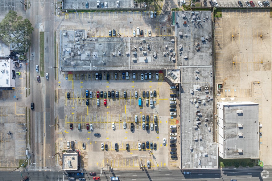 More Photos Of 5901 Westheimer Rd, Houston Unknown For Lease