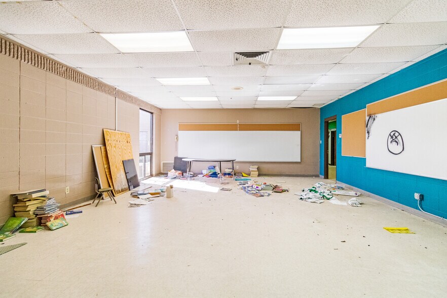 More Photos Of 214 N School St, Winfield Light Distribution For Sale