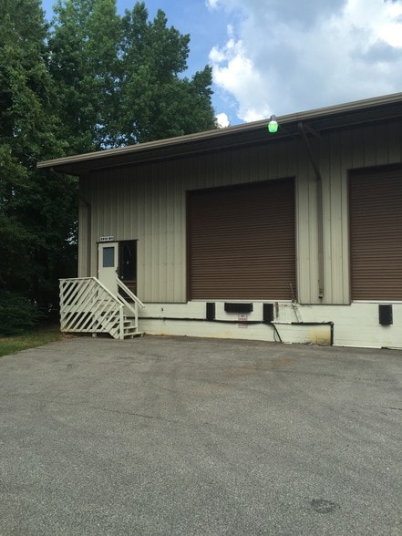 More Photos Of 2813 Industrial Plaza Dr, Tallahassee Warehouse For Lease