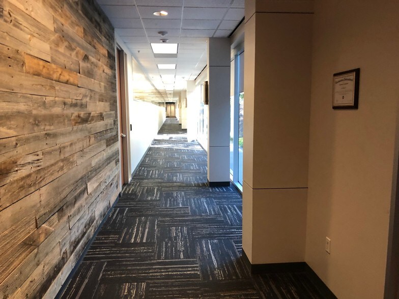More Photos Of 8686 New Trails Dr, The Woodlands Office For Sale