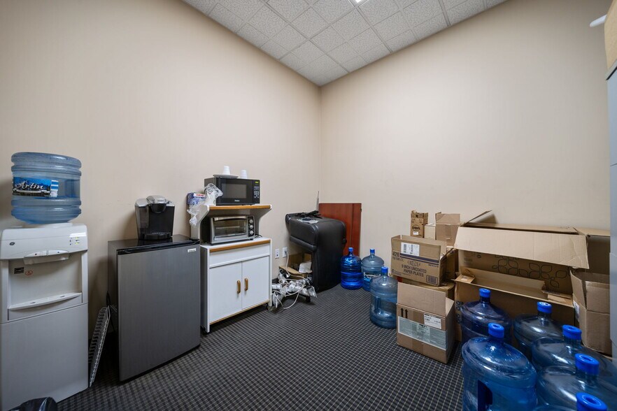 More Photos Of 2535 John F Kennedy Blvd, Jersey City Medical For Sale