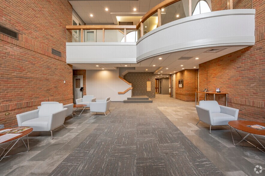 More Photos Of 22 Waterville Rd, Avon Medical For Sale