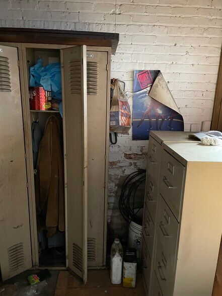 More Photos Of 1744 Indianapolis Blvd, Whiting Manufacturing For Lease