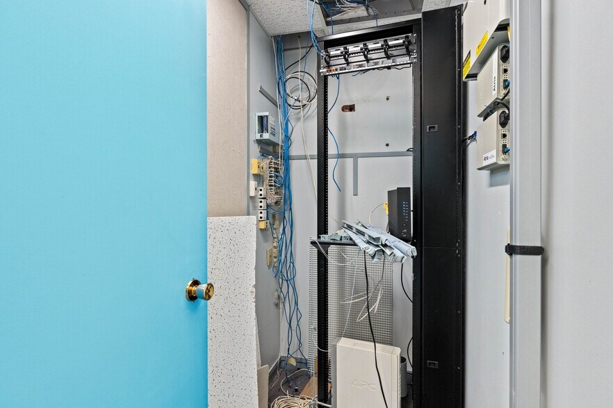 More Photos Of 457 Main St E, Winchester Medical For Sale