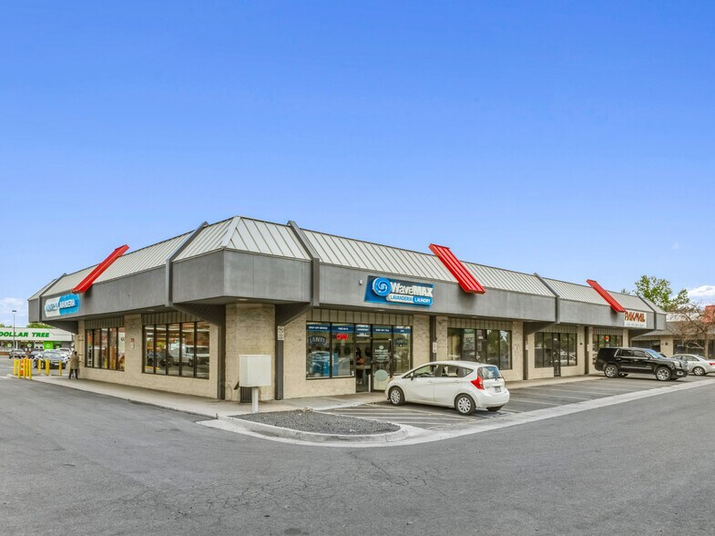 More Photos Of 1000-1090 S Wadsworth Blvd, Lakewood Unknown For Lease