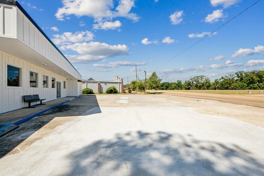 More Photos Of 1705 C M Fagan Dr, Hammond Convenience Store For Sale