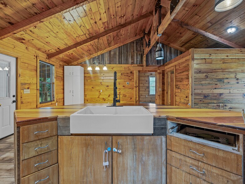 More Photos Of 1640-642 River Rd, Hot Springs Apartments For Sale