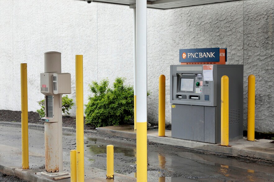 More Photos Of 200 W Broad St, Hazleton Bank For Sale